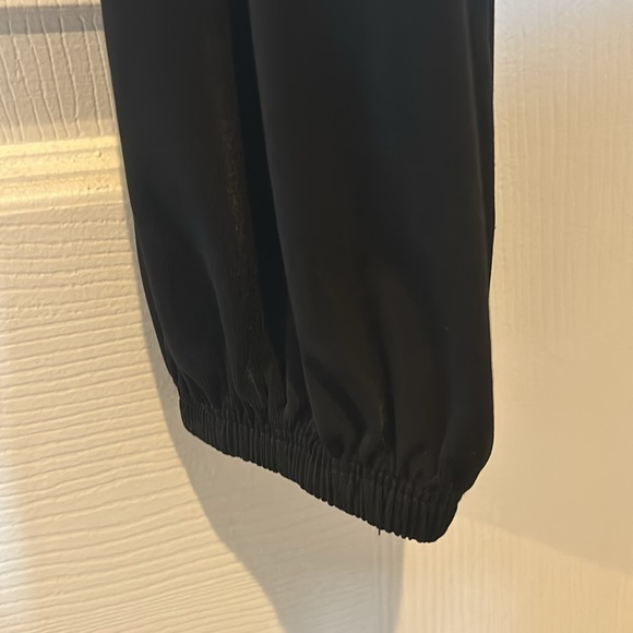 *5/$15* EUC, Live in the Moment, women’s, long sleeve polyester/spandex crop top - Picture 2 of 6